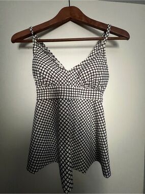 Kona Sol- Black & White Grid Print Spaghetti Strap Women's Top- Medium